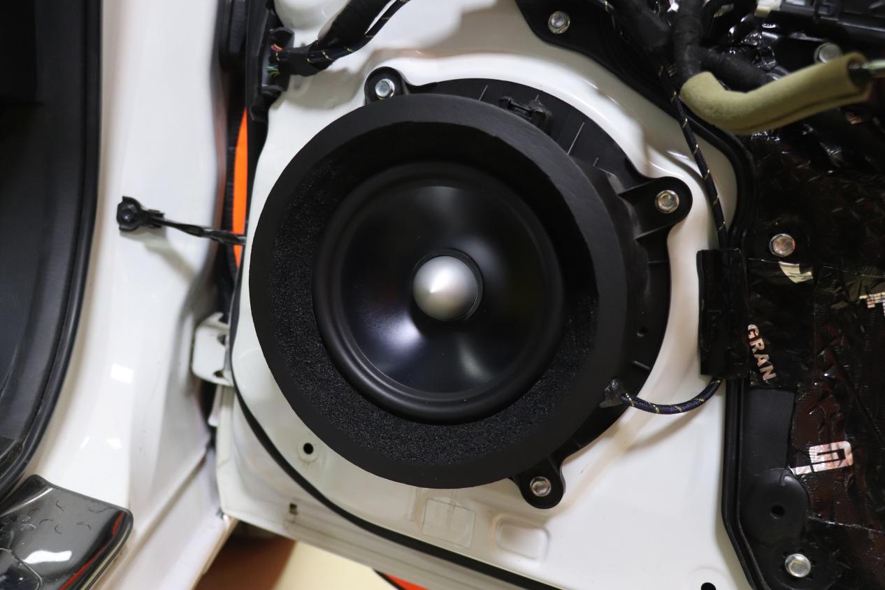 昂克赛拉音响改装黄金声学半主动分频系统感受声音魅力